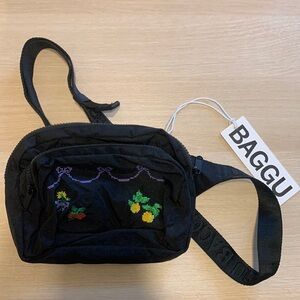 BAGGU Embroidered Fanny Pack